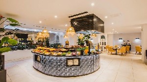 Restaurant/bars