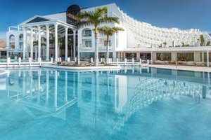 Hotel s bazénem