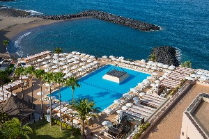 Hotel s bazénem