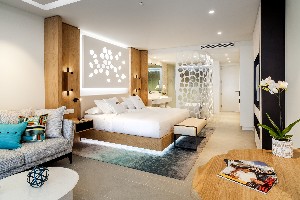 JUNIOR SUITE FRONT & PANORAMIC SEA VIEW