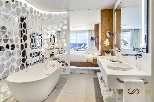 JUNIOR SUITE FRONT & PANORAMIC SEA VIEW