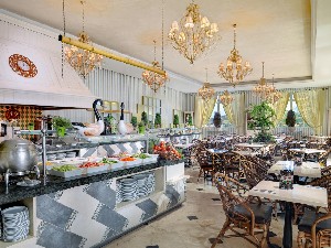 restaurant/bar