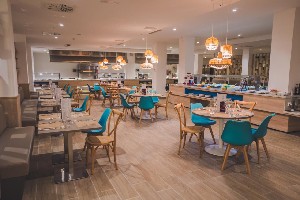 restaurant/bar