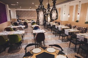 restaurant/bar
