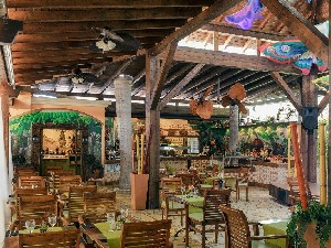 restaurant/bar