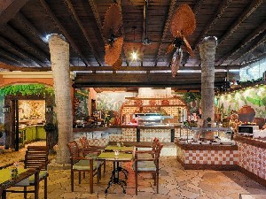 restaurant/bar