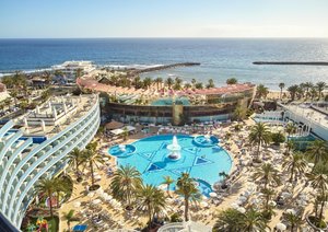 Hotel s bazénem