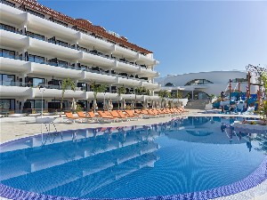 Hotel s bazénem