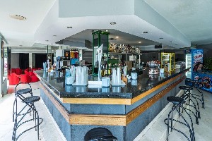 bar