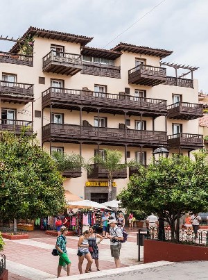 Hotel MONOPOL wakacje