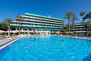 Hotel s bazénem