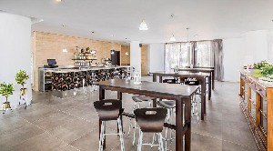 bar