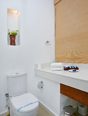 Comfort, modern amenities & serene ocean views.