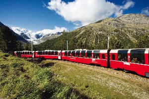 Bernina Express u ledovce Morteratsch_242722.JPG