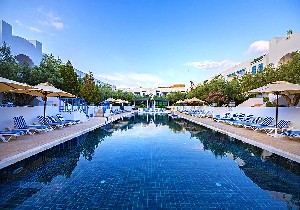 Vedere la piscină
