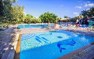 Vedere la piscină