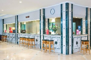 lobby bar