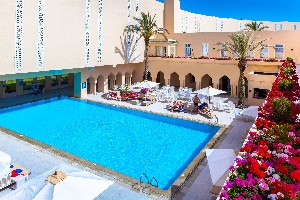 Hotel s bazénem