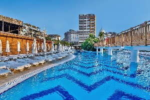 Hotel s bazénem 