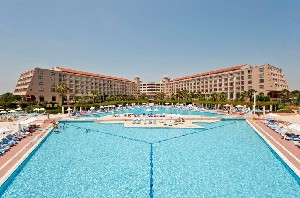 Hotel a venkovní bazén 