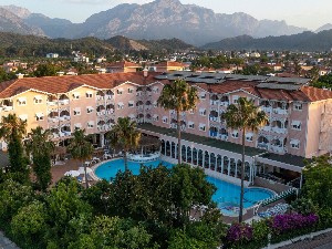 Hotel s bazénem