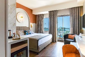 Hotel FAME RESIDENCE LARA SPA wakacje