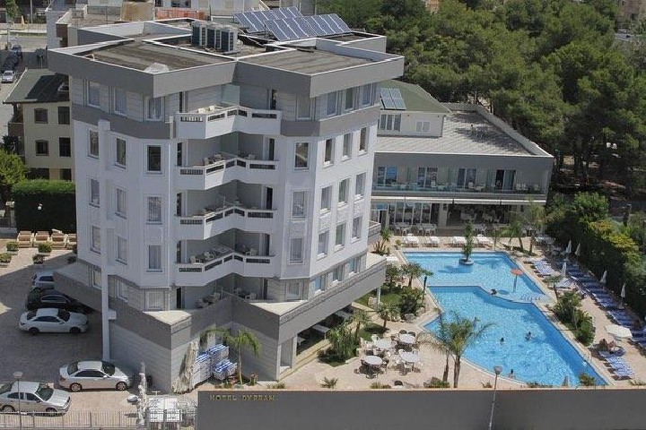 Hotel DYRRAH wakacje