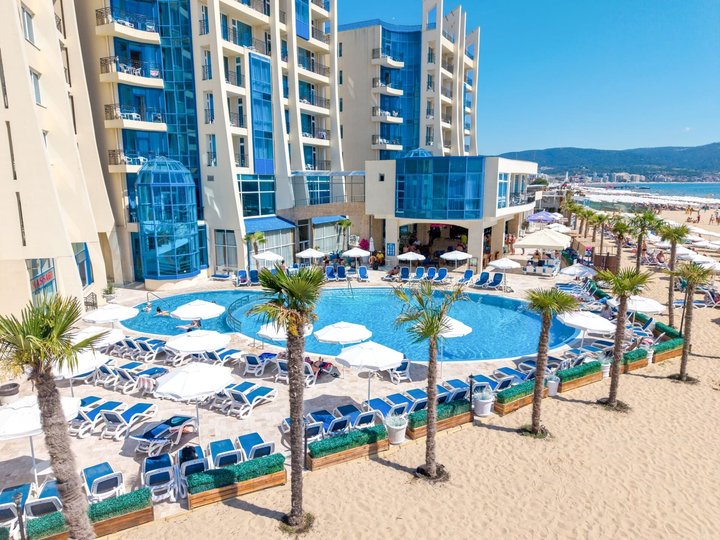Hotel s bazénem