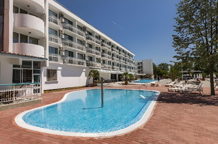 Hotel s bazénom