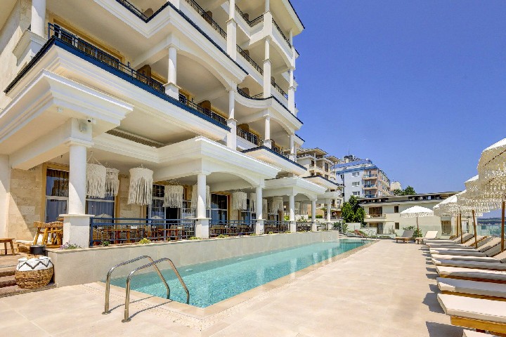 Hotel s bazénem