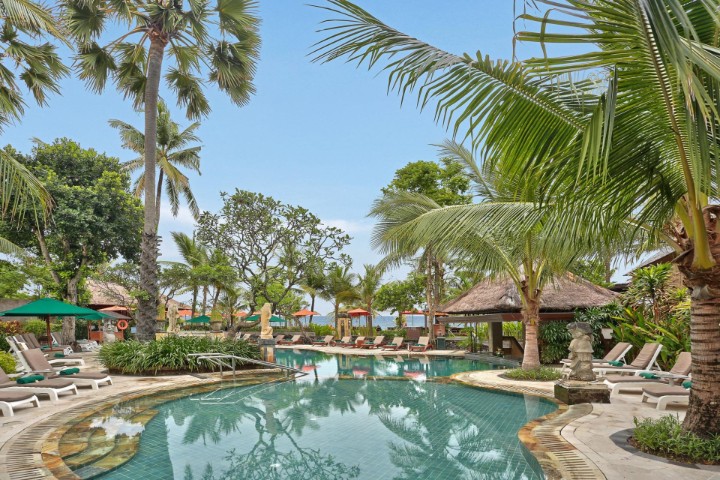 Hotel medencével