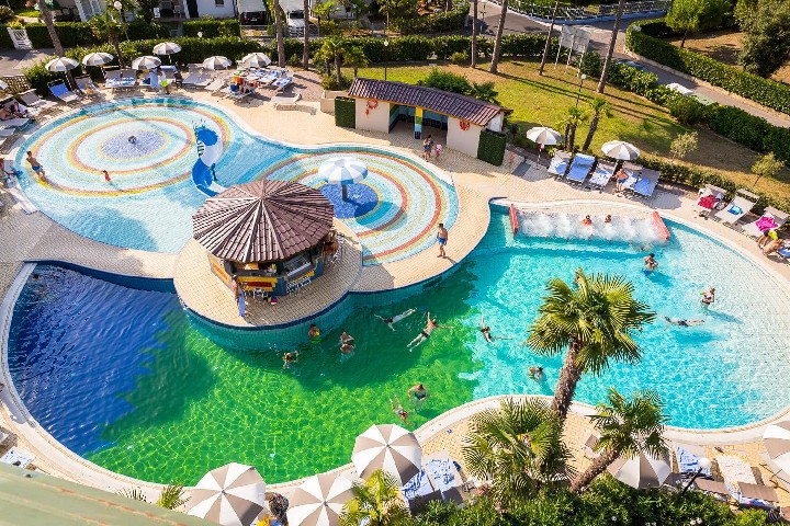 Hotel s bazénem 