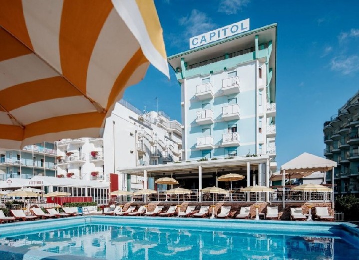 Hotel s bazénem