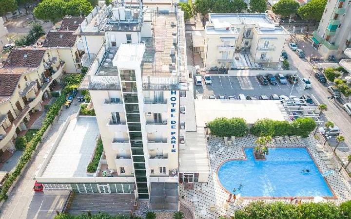 Hotel DE PARIS wakacje