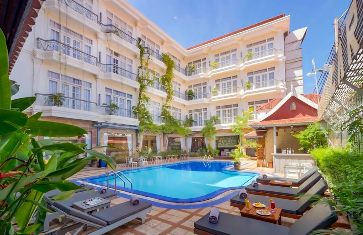 Hotel s bazénem