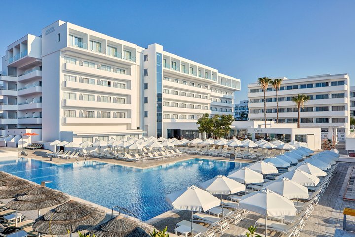 Hotel s bazénem