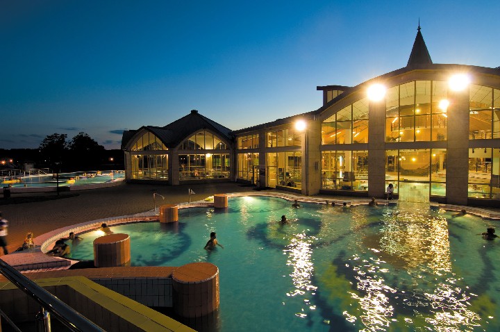 Hotel PARK INN BY RADISSON SÁRVÁR RESORT & SPA wakacje