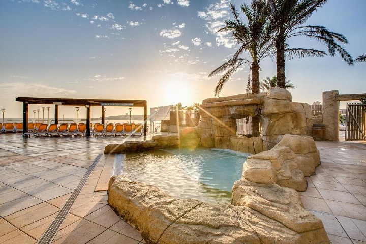 beach club