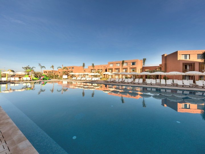 Resort s bazénem
