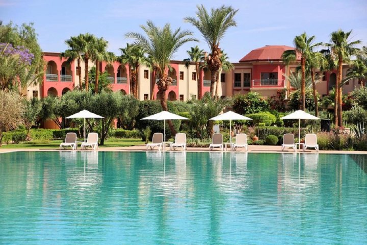 Hotel s bazénem