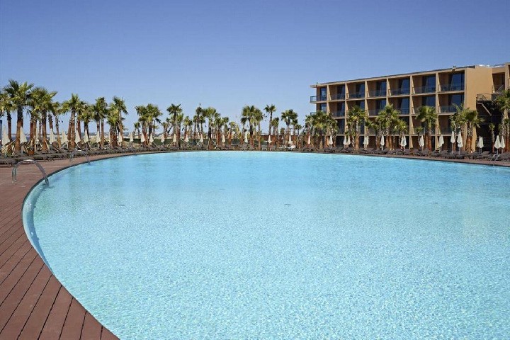 Hotel s bazénem