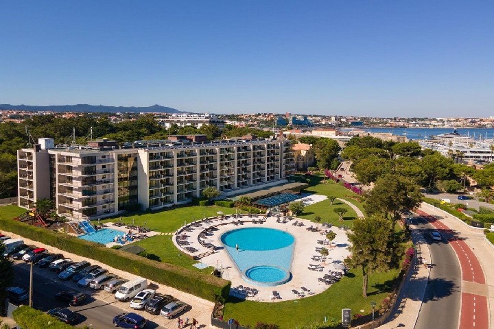 Hotel s bazénem 