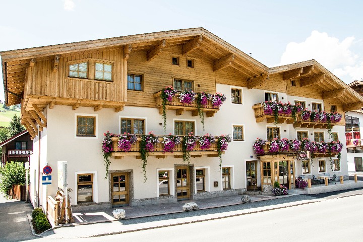 Hotel PEOPLE'S HOTEL wakacje