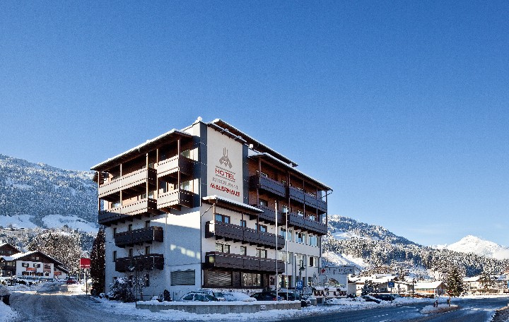Hotel MALERHAUS wakacje