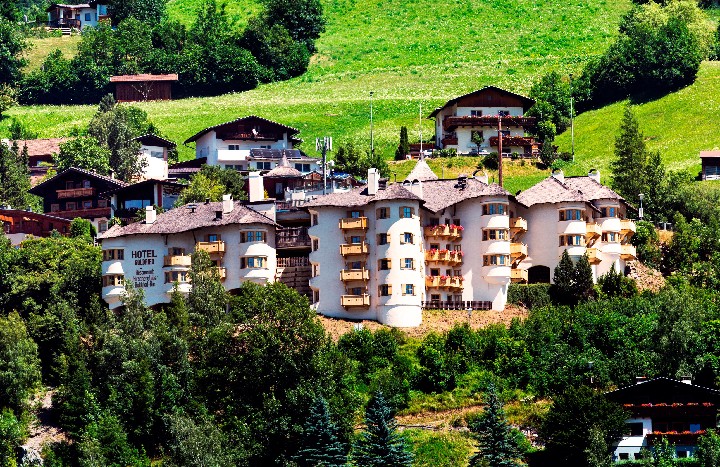 Hotel v létě