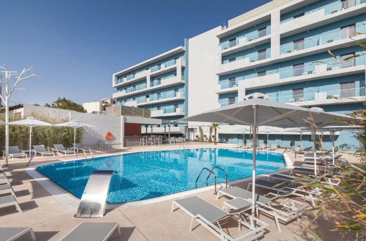 Hotel medencével