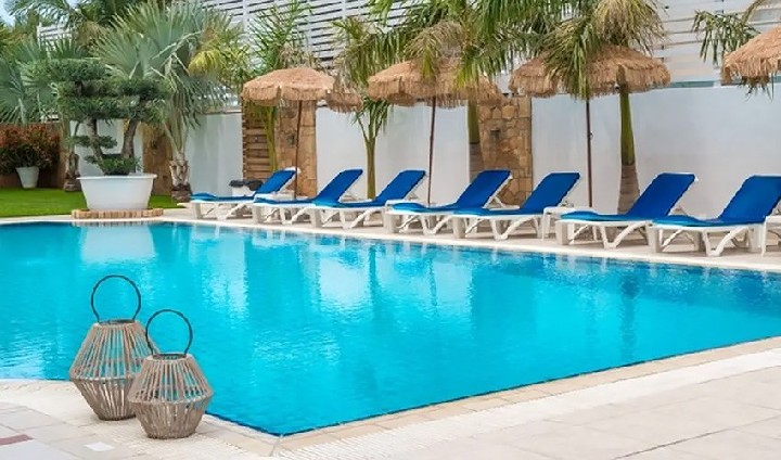 Hotel medencével