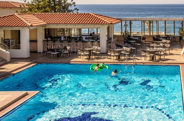 Hotel medencével