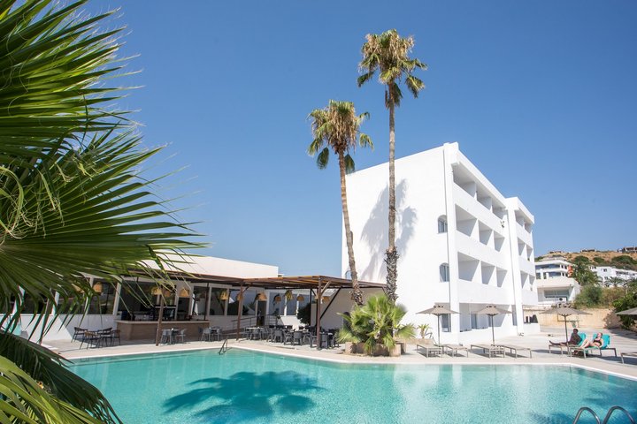 Hotel s bazénem