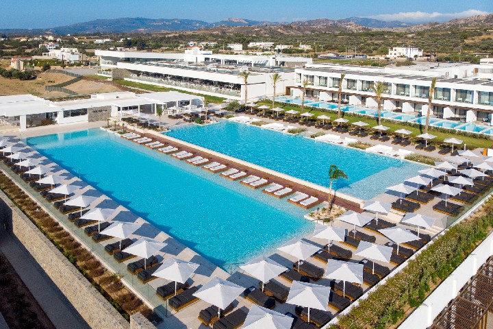 Hotel and Pool